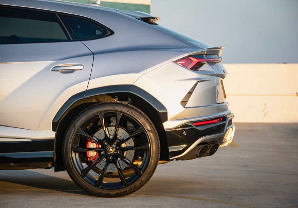 Lamborghini Urus Silver Rental | Apex Exotic Rentals