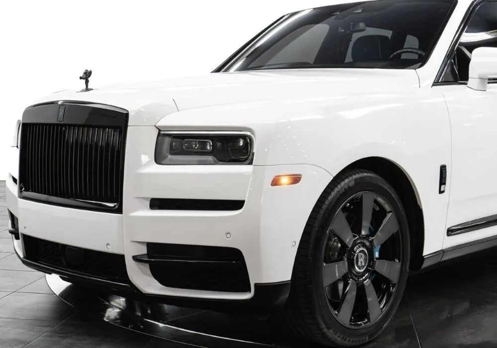 Rolls-Royce Cullinan Rental | Apex Exotic Rentals