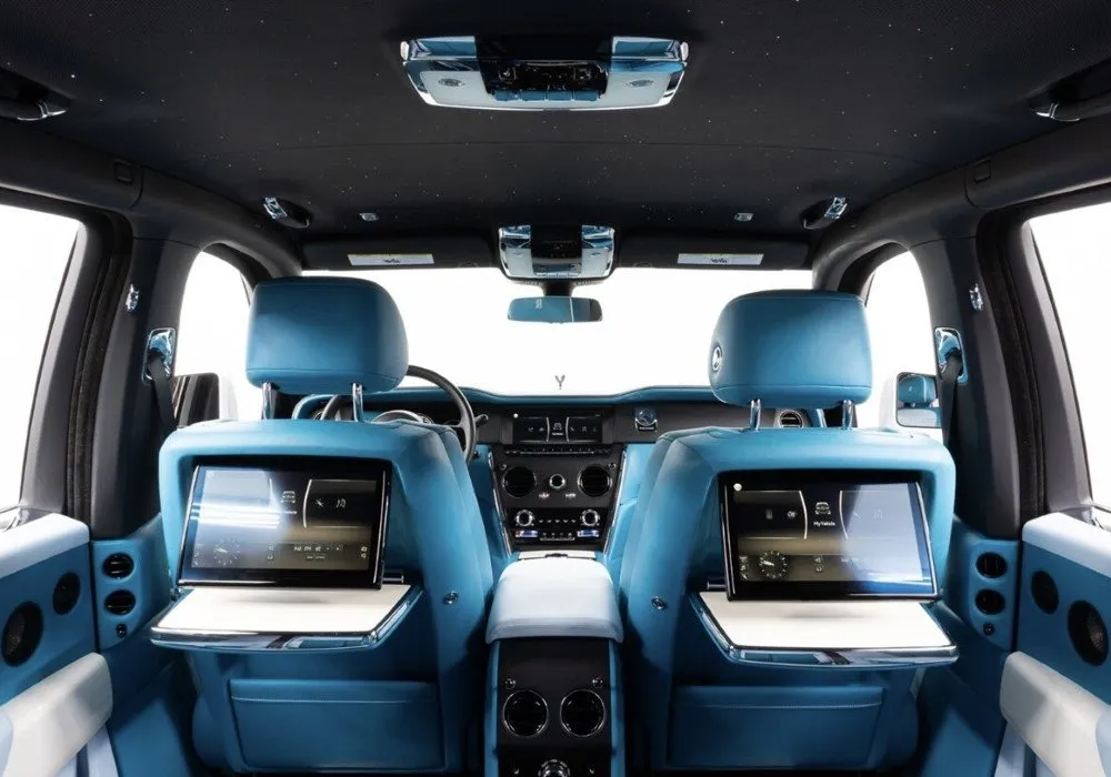 Rolls-Royce Cullinan Rental | Apex Exotic Rentals