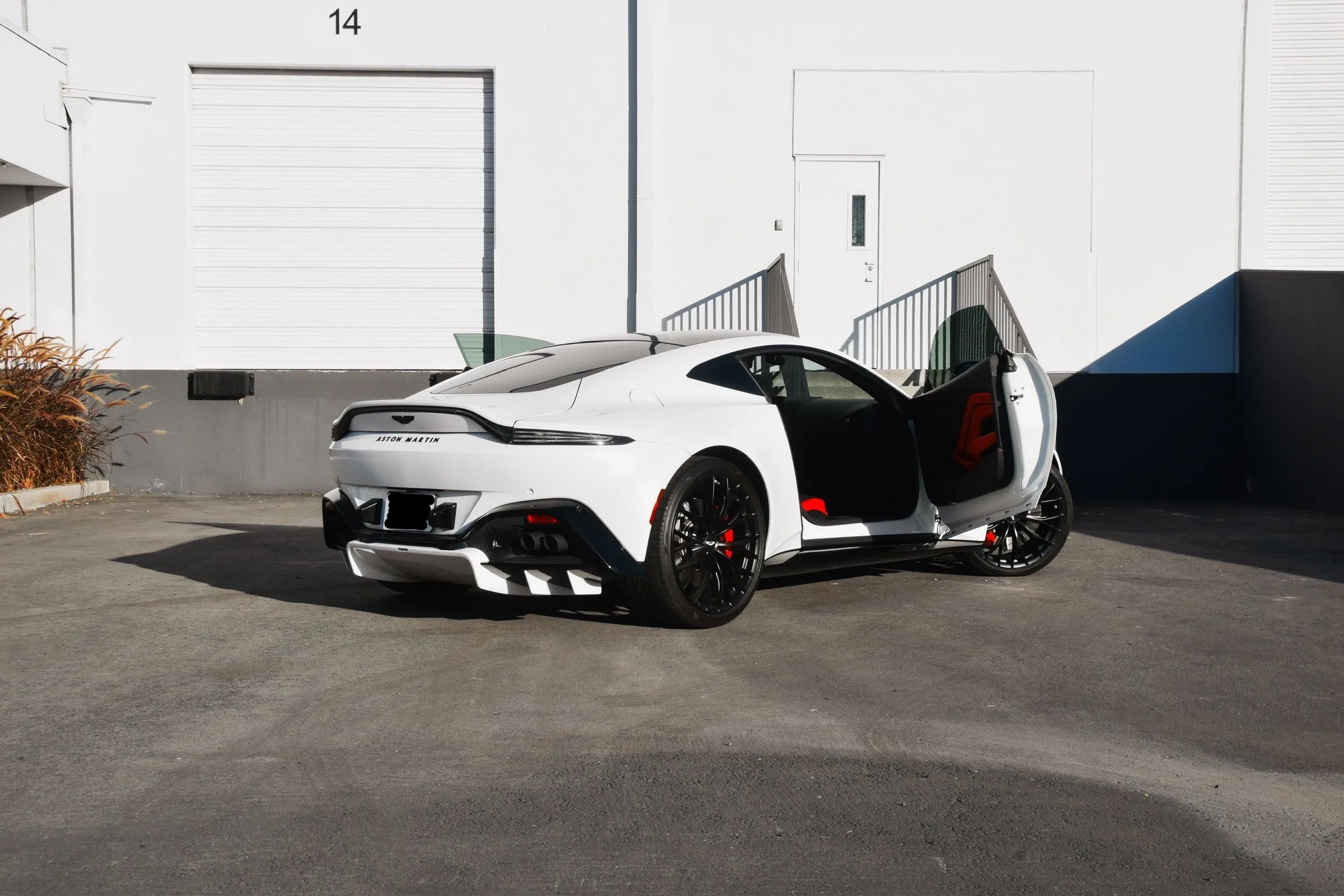 Aston Martin Vantage White | Apex Exotic Rentals