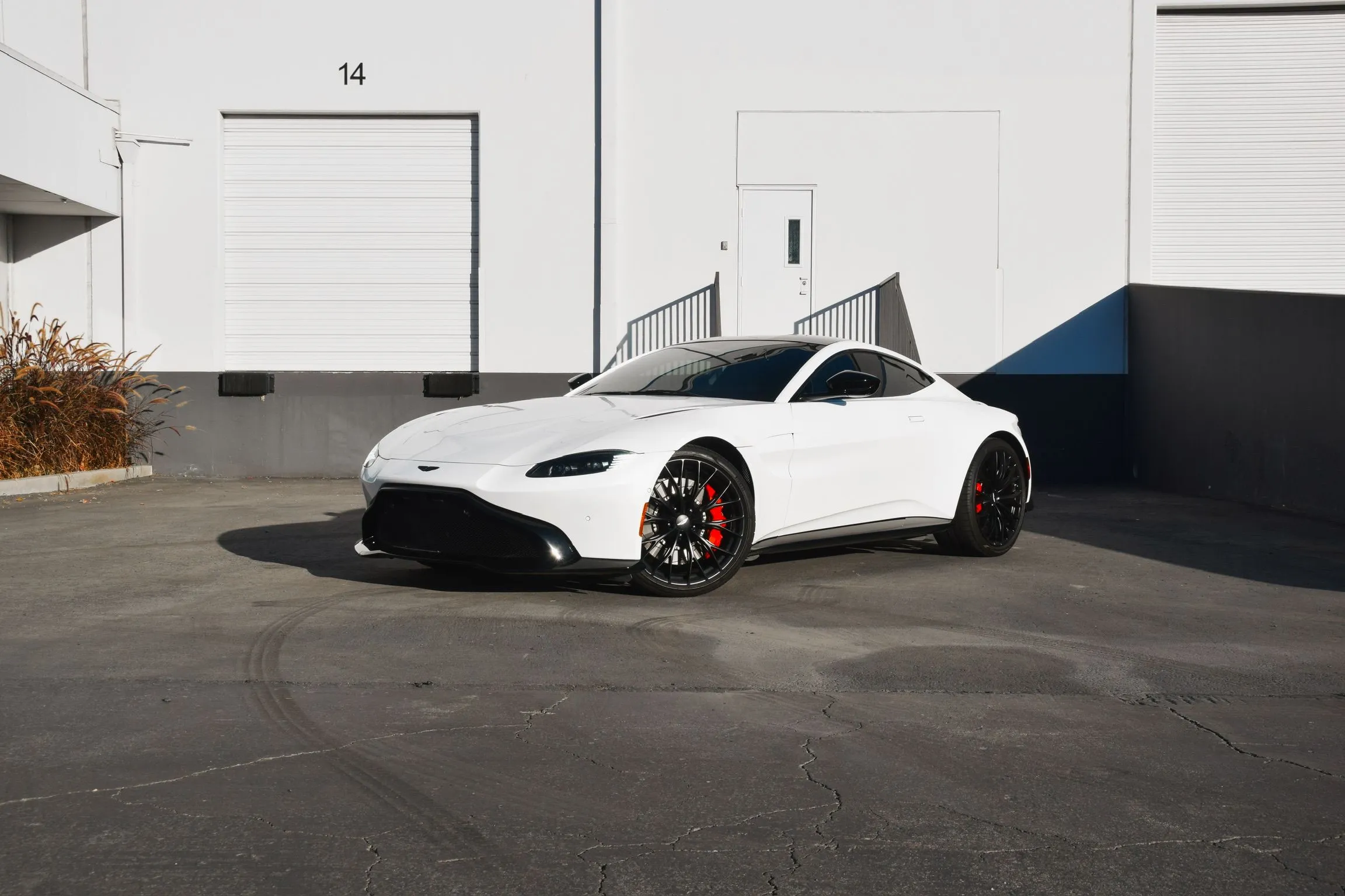 Aston Martin Vantage White | Apex Exotic Rentals