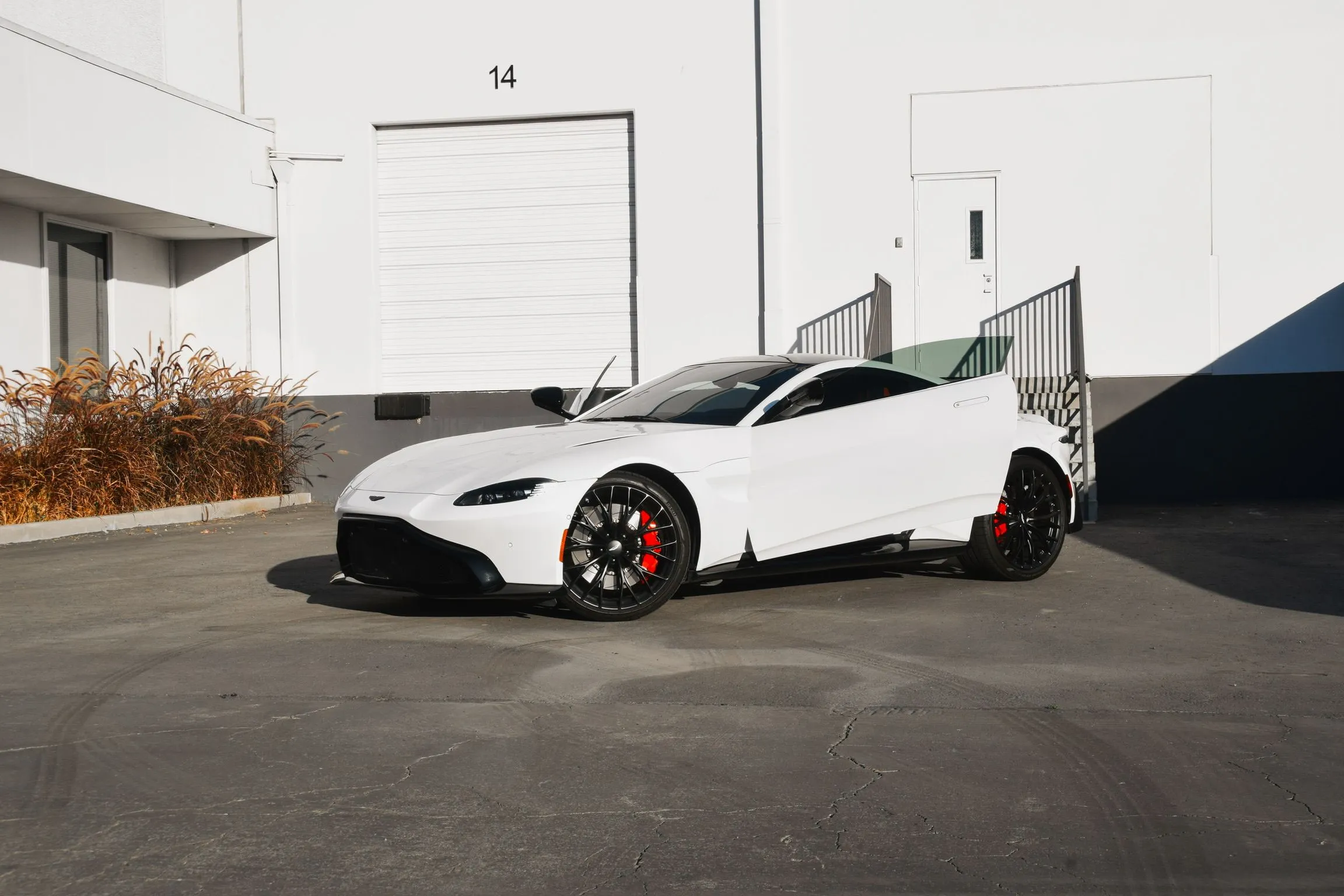 Aston Martin Vantage White | Apex Exotic Rentals