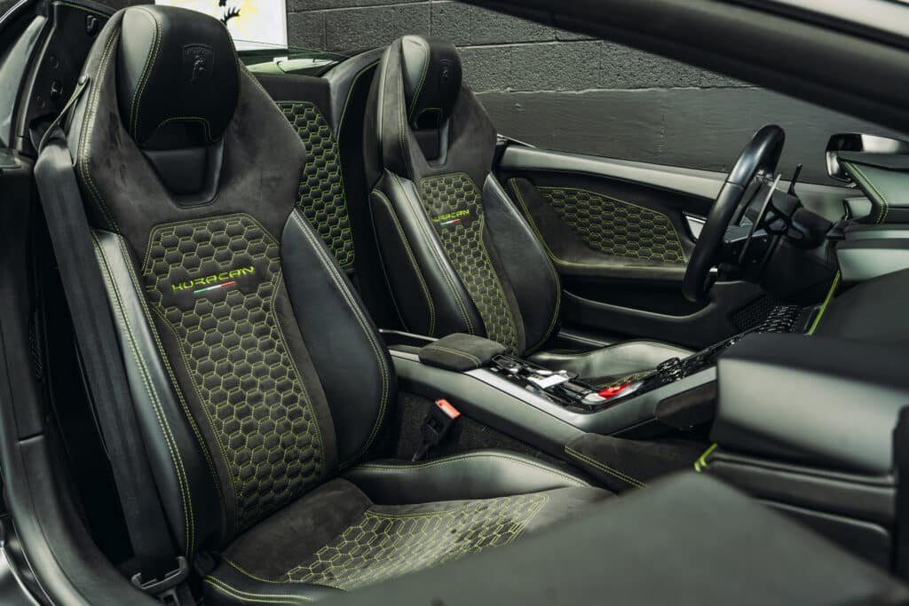 Lamborghini Huracan Spyder (Black)
