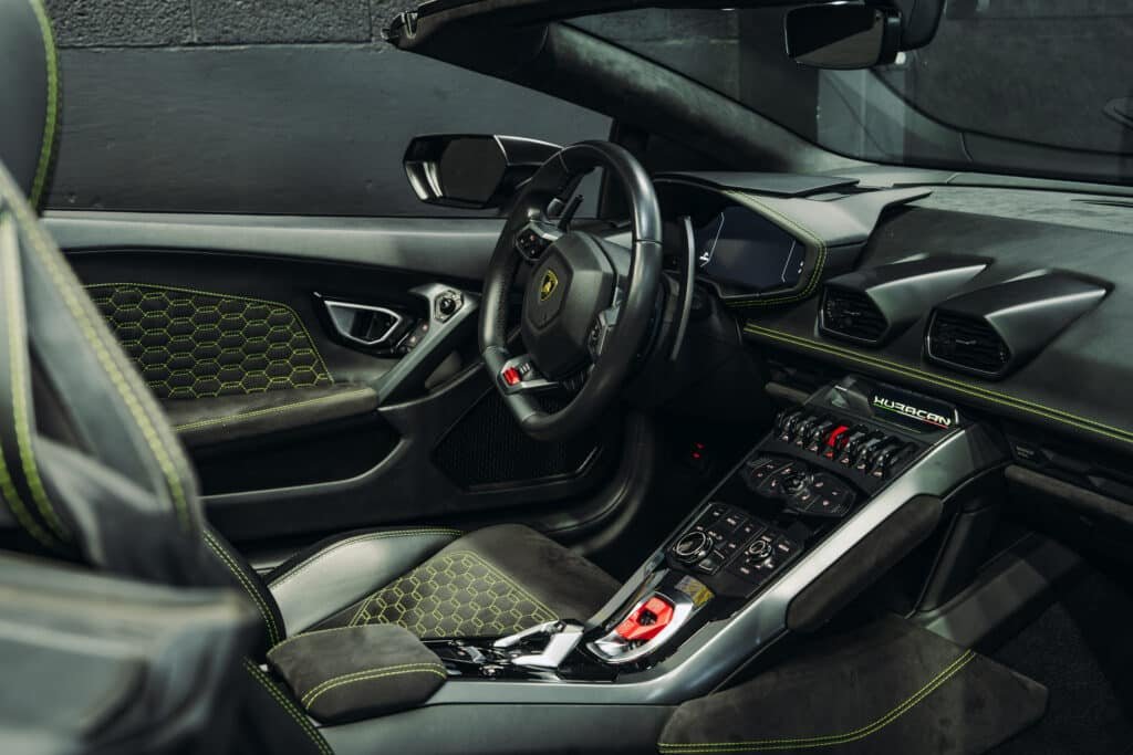 Lamborghini Huracan Spyder (Black)