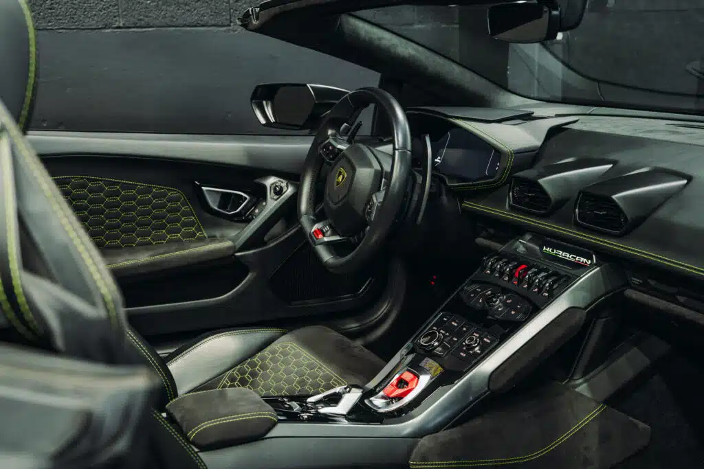 Lamborghini Huracan Spyder (Black)