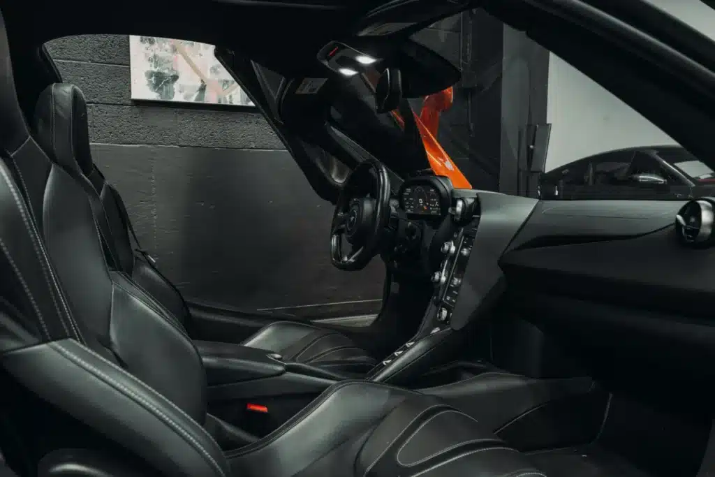 McLaren 720S Spider (Orange)