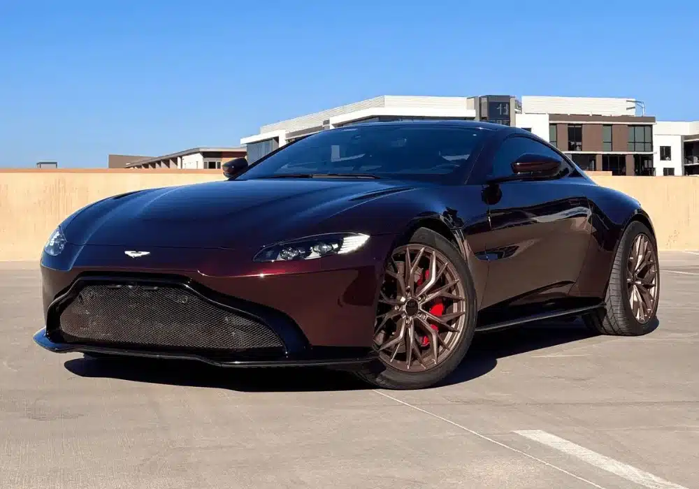 Aston Martin Vantage (Maroon)