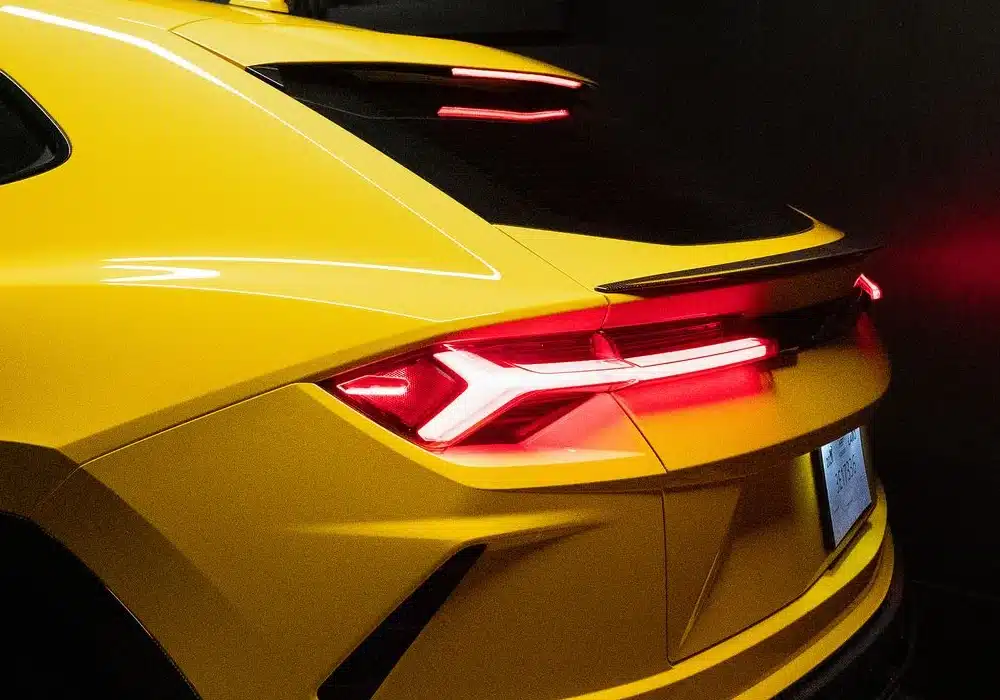 Lamborghini Urus (Yellow)
