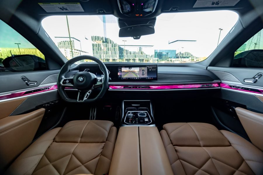 BMW 740i